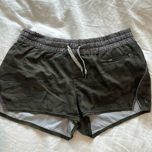 Vuori clementine camo shorts